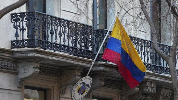 ep archivo bandera de colombia en el consulado que el pais tiene en barcelona espana a 30 de enero ep archivo bandera de colombia en el consulado que el pais tiene en barcelona espana a 30 de enero