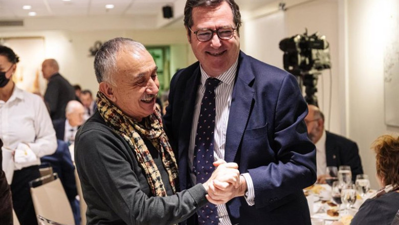 ep archivo   el presidente de la ceoe antonio garamendi d y el secretario general de ugt pepe