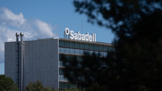 ep archivo   exterior de la sede de banco sabadell en barcelona cataluna