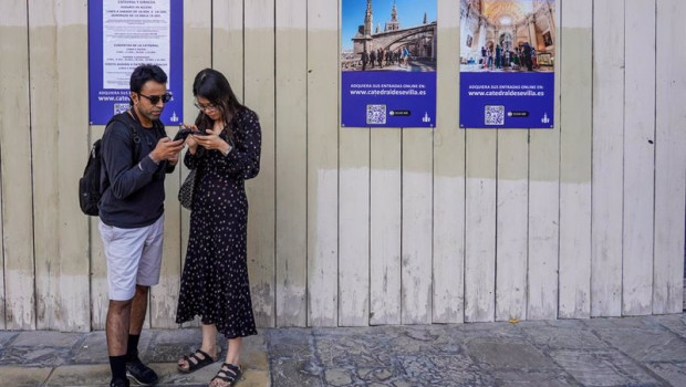 ep archivo   turistas en sevilla