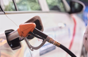 ep archivo   un coche recibe gas licuado de petroleo glp o autogas a 28 de octubre de 2021 en madrid