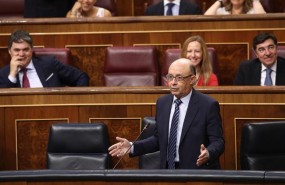ep cristobal montoro durantesesioncontrolgobiernocongreso