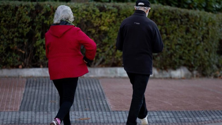 Dos personas caminan, a 26 de diciembre de 2024, en Madrid (España) | EDUARDO PARRA / EUROPA PRESS ep dos personas caminan a 26 de diciembre de 2024 en madrid espana