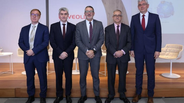 El conseller Miquel Sàmper y los responsables del Institut Cerdà y Veolia. | INSTITUT CERDÀ ep el conseller miquel smper y los responsables del institut cerd y veolia