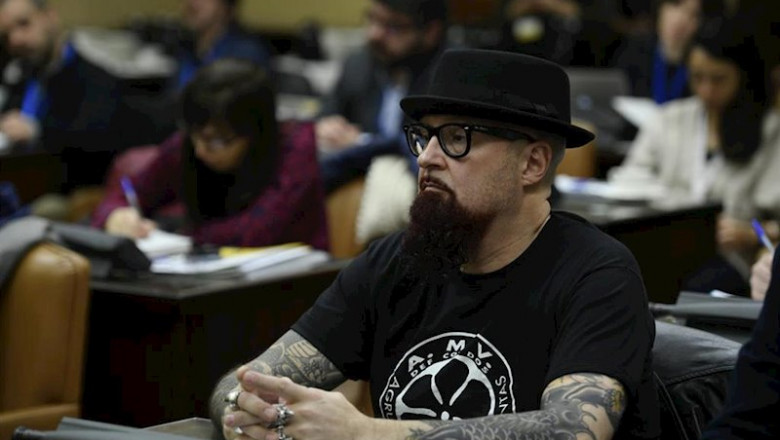 ep el lider de def con dos cesar strawberry en unas jornadas en el congreso