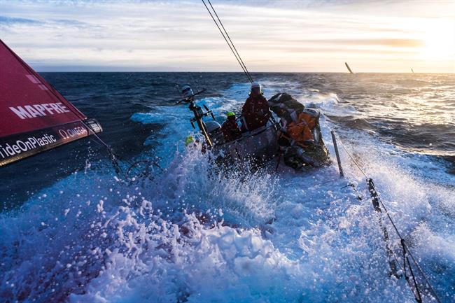 El 'MAPFRE' barrido por el agua | UGO FONOLLA/VOLVO OCEAN RACE ep el mapfre barridoagua