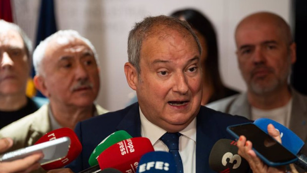 ep el ministro de industria y turismo jordi hereu atiende a medios a su llegada a reunirse con el
