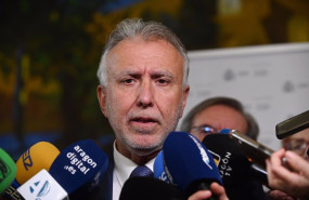 ep el ministro de politica territorial y memoria democratica angel victor torres atiende a los