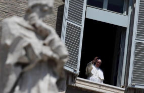 ep el papa tras el rezo del regina coeli