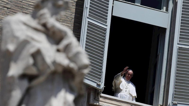 ep el papa tras el rezo del regina coeli