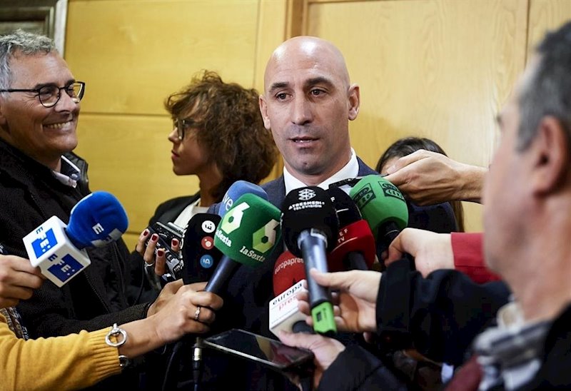 ep el presidente de la rfef luis rubiales atiende a los medios