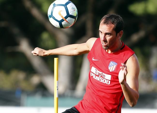 Godín entrenando con el Atlético de Madrid | ÁLEX MARÍN ep godin entrenandoatleticomadrid