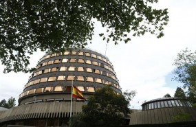 ep la banderaespana ondeatribunal constitucional