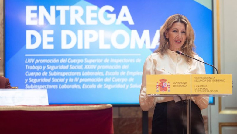 ep la vicepresidenta segunda del gobierno yolanda diaz durante la entrega de diplomas a las nuevas ep la vicepresidenta segunda del gobierno yolanda diaz durante la entrega de diplomas a las nuevas