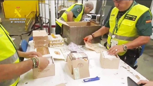 ep requisados en barajas 145000 puros que se querian exportar ilegalmente valorados en 3 millones