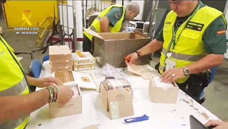 Requisados en Barajas 145.000 puros que se querían exportar ilegalmente, valorados en 3 millones | GUARDIA CIVIL ep requisados en barajas 145000 puros que se querian exportar ilegalmente valorados en 3 millones