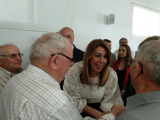 Susana Díaz saluda a asistentes a la Feria del Olivo | EUROPA PRESS ep susana diaz saludaasistentesla feriaolivo