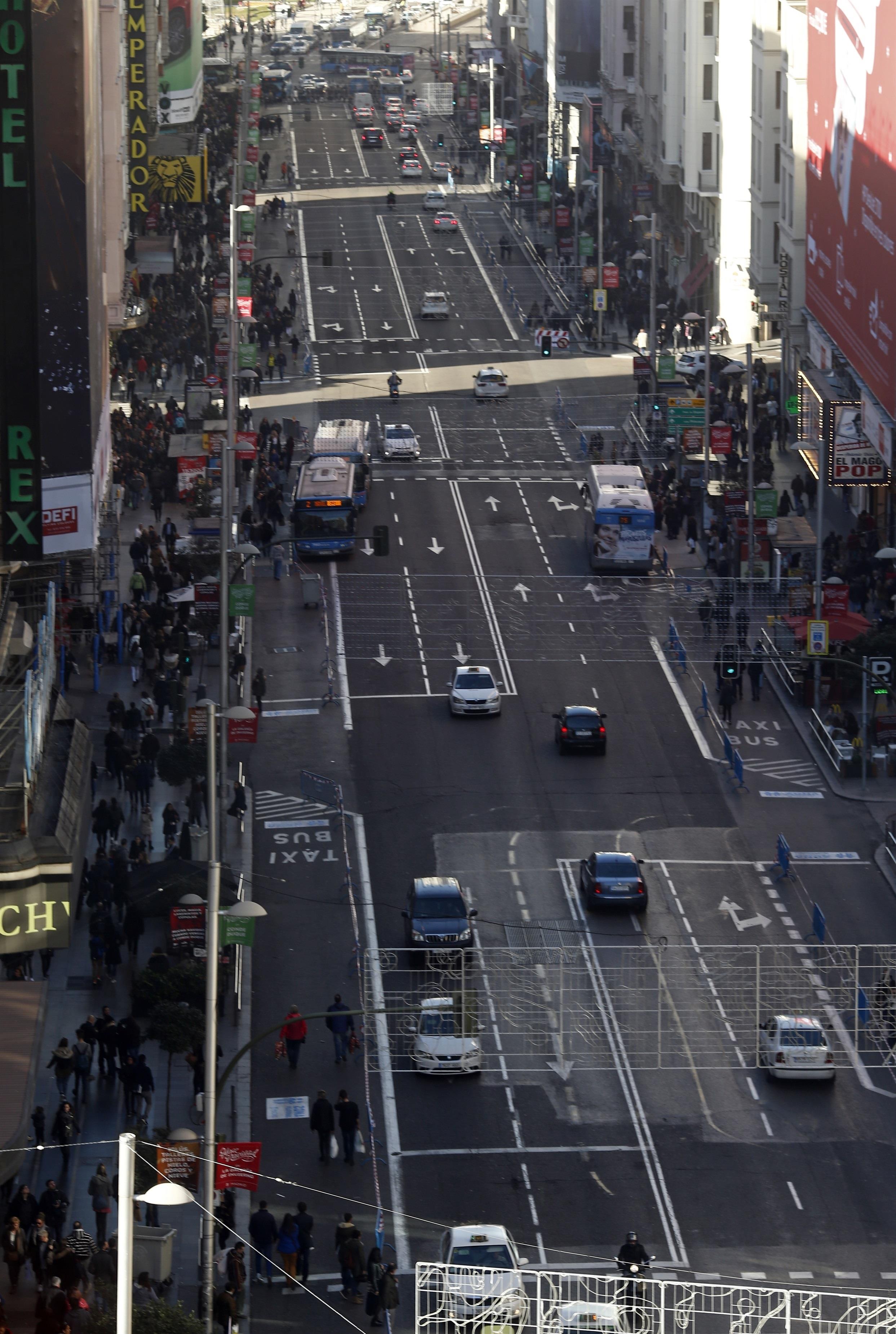 Tráfico, Madrid, cortes de tráfico por contaminación, coche, coches, vehículo | EUROPA PRESS ep trafico madrid cortestraficocontaminacion coche coches vehiculo 20170925172103