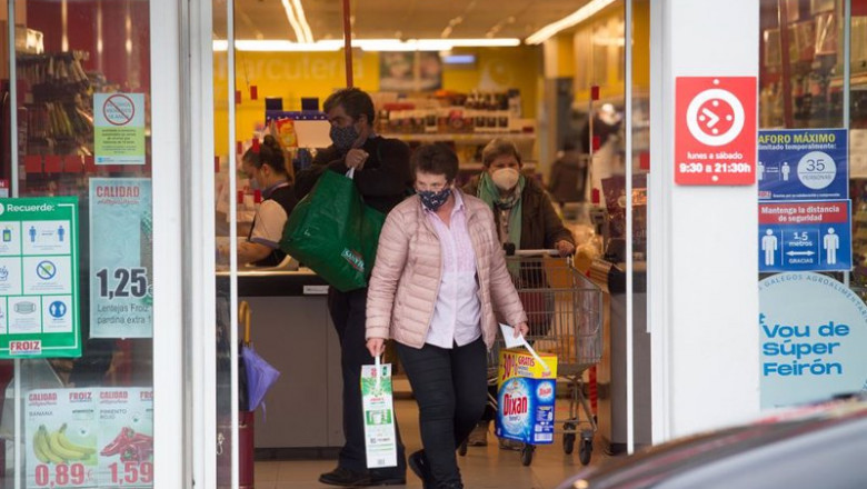 ep una mujer compra en un supermercado de castro riberas de lea perteneciente a la comarca de a ep una mujer compra en un supermercado de castro riberas de lea perteneciente a la comarca de a