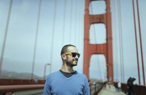 ep usa san francisco tourist on golden gate bridge ep usa san francisco tourist on golden gate bridge