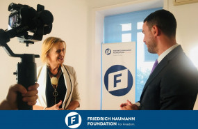 1603812830 eva d az embajadora female foward