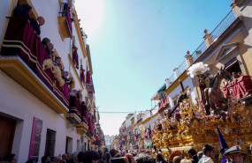 ep archivo   el cristo de las tres caidas en la calle pureza para entrar en la capilla de los