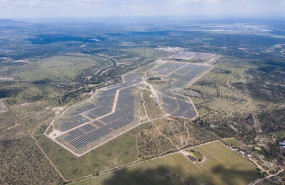 ep archivo   grupoeconomiacat opdenergy firma dos financiaciones para la construccion de dos plantas