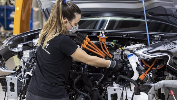 ep archivo produccion de un vehiculo en la planta de seat en martorell barcelona ep archivo produccion de un vehiculo en la planta de seat en martorell barcelona