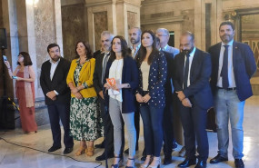 ep carlos carrizosa ines arrimadas y lorena roldan junto a varios dirigentes de cs
