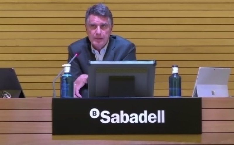 Sabadell delega en Goldman Sachs la venta de TSB para centrarse solo en España
