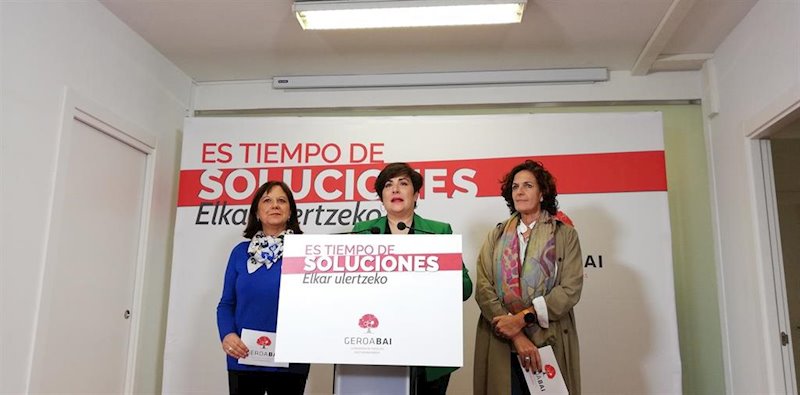 ep de izquierda a derecha esther cremaes maria solana e iztiar gomez