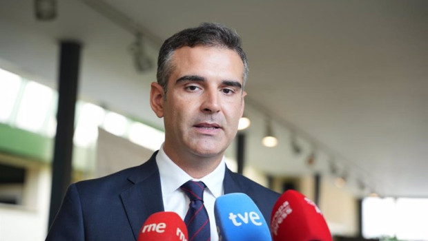 ep el consejero de agricultura pesca agua y desarrollo rural ramon fernandez pacheco atiende a los