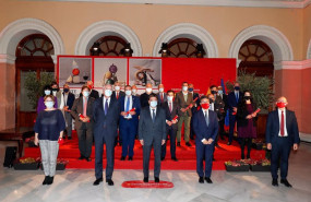 ep el ministro de agricultura pesca y alimentacion luis planas c posa junto a los premiados durante
