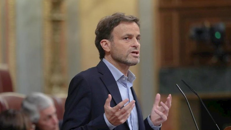 El portavoz parlamentario de En Comú Podem, Jaume Asens, interviene desde la tribuna | Jesús Hellín - Europa Press ep el portavoz parlamentario de en comu podem jaume asens interviene desde la tribuna