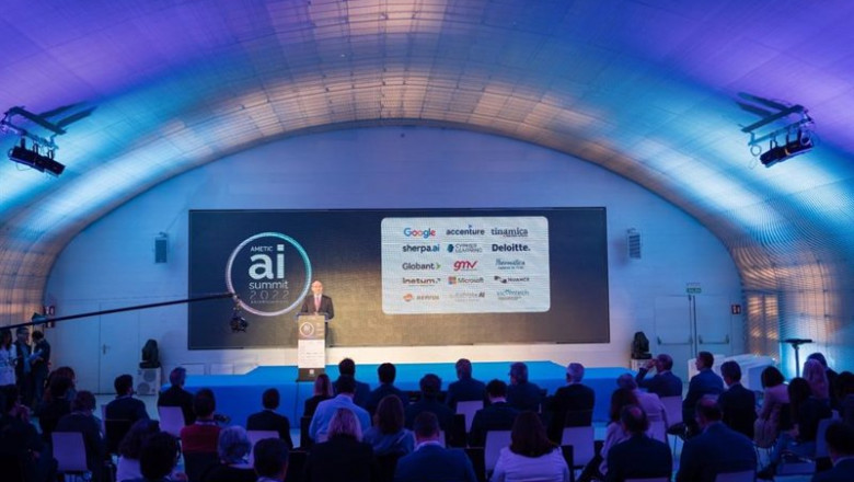 El presidente de Ametic, Pedro Mier, en la inauguración del quinto encuentro de inteligencia artificial organizado por la patronal y que se ha celebrado este jueves 28 de abril en Madrid. | AMETIC ep el presidente de ametic pedro mier en la inauguracion del quinto encuentro de inteligencia