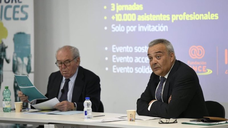 ep el presidente de digitales eduardo serra y el director general victor calvo sotelo en una rueda