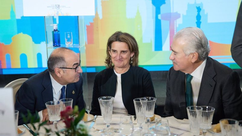 ep i d el presidente de banco sabadell josep oliu la vicepresidenta tercera y ministra para la ep i d el presidente de banco sabadell josep oliu la vicepresidenta tercera y ministra para la