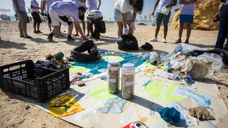 Jornada de limpieza de la costa y el fondo marino mediterráneo, enmarcada dentro de las estrategias de Sostenibilidad y Voluntariado de LG Electronics, y responde a la campaña ‘Smart Green’ de LG | LG ep jornada de limpieza de la costa y el fondo marino mediterraneo enmarcada dentro de las