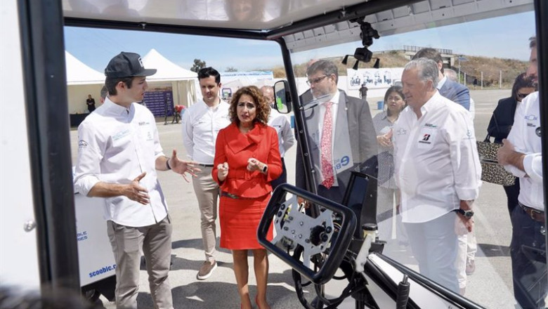 ep la ministra de hacienda y funcion publica maria jesus montero junto a un vehiculo electrico ep la ministra de hacienda y funcion publica maria jesus montero junto a un vehiculo electrico