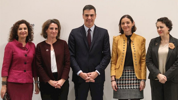 ep las ministras de hacienda y transicion energetica el presidente del gobierno pedro sanchez y las