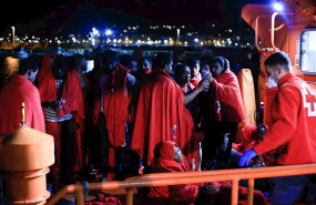 ep migrantes rescatados de una patera en una imagen de archivo
