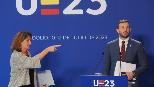 ep teresa ribera y virginijus sinkevicius durante su comparecencia ante los medios en la primera