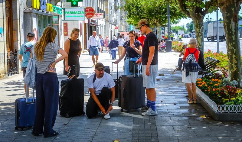 España recibe en agosto 11,3 millones de turistas internacionales que gastan un 7,1% más