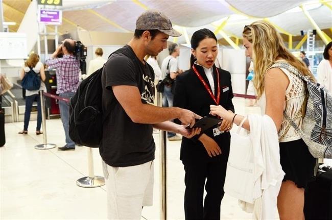 Turistas en Barajas para volar con Iberia a China | EUROPA PRESS ep turistasbarajasvolariberiachina
