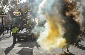ep varios manifestantes con bombas de humo durante una marcha lenta a 9 de diciembre de 2025 en ep varios manifestantes con bombas de humo durante una marcha lenta a 9 de diciembre de 2025 en