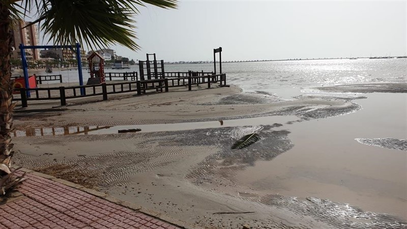 ep zona de la plaza afectada por la dana en san pedro del pinatar murcia