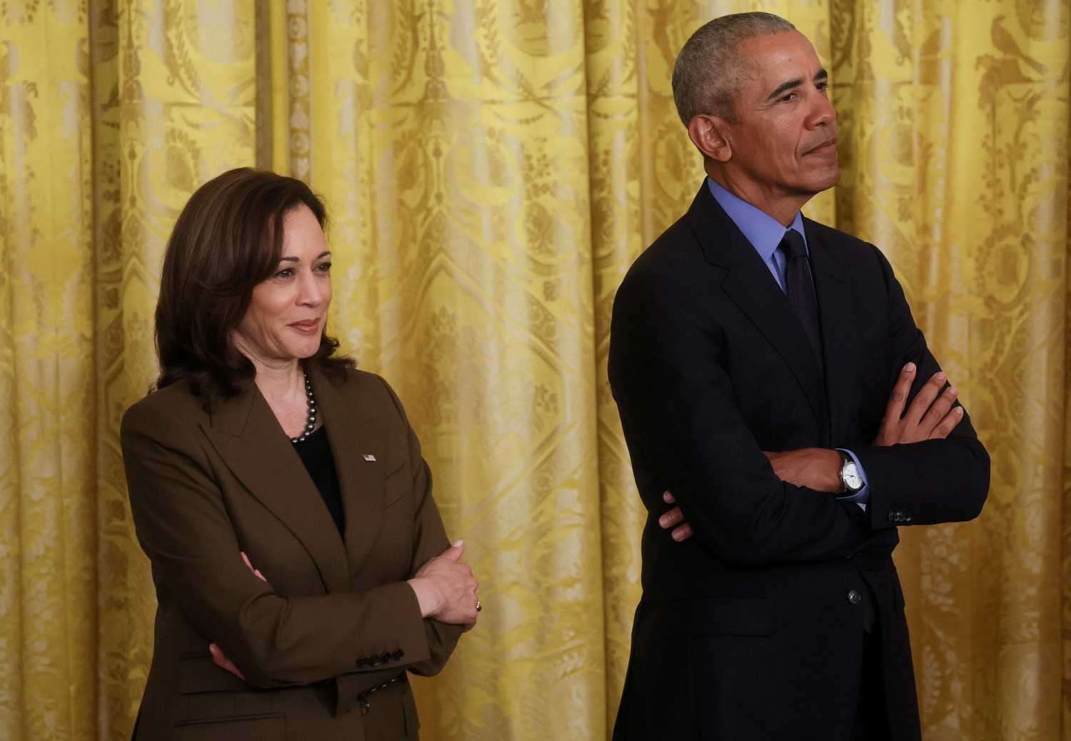 la vice presidente americaine kamala harris avec l ancien president barack obama a la maison blanche a washington 