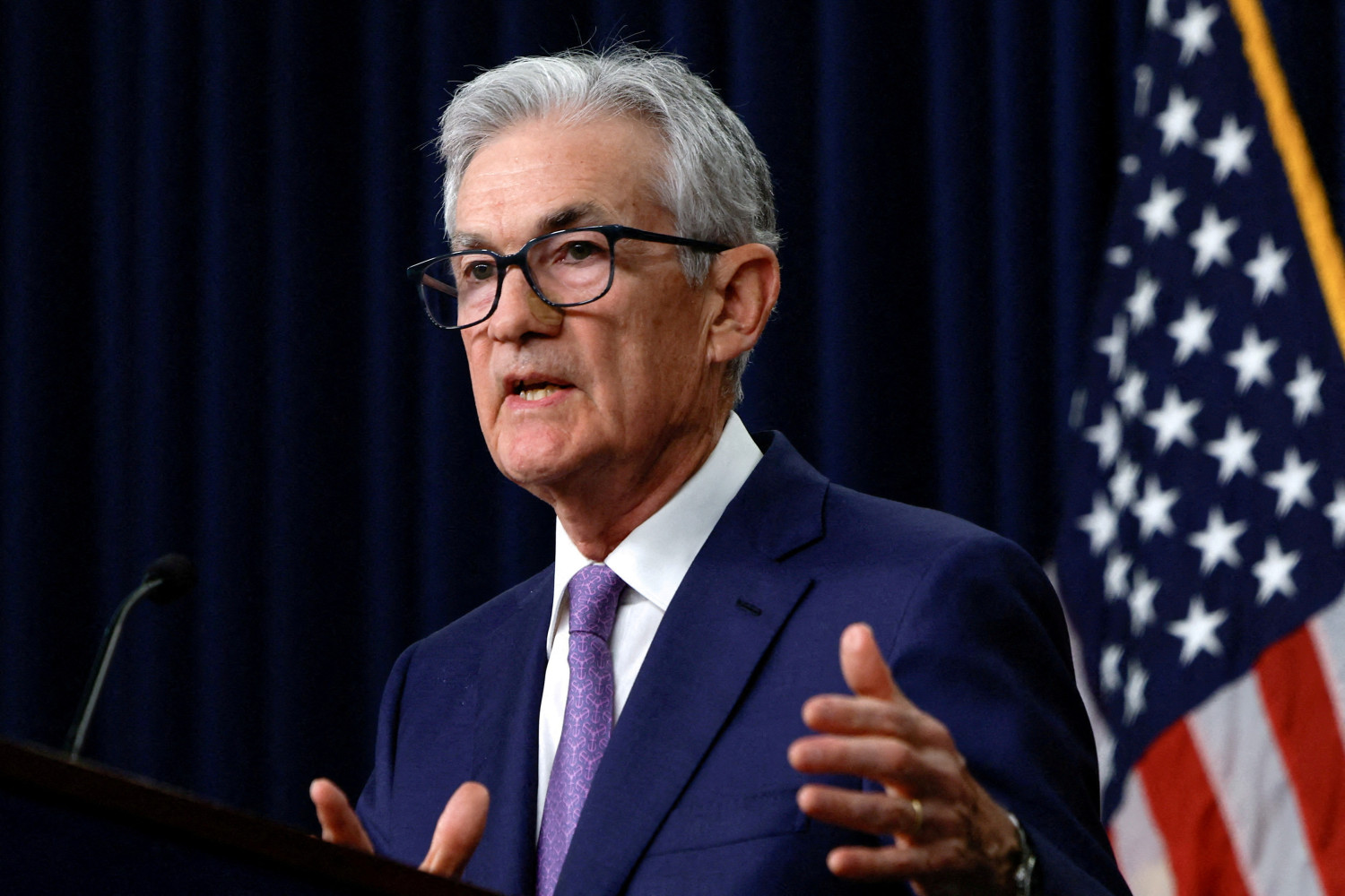 le president de la reserve federale americaine jerome powell lors d une conference de presse a washington 