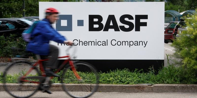 basf-fait-mieux-qu-attendu-au-3e-trimestre-grace-a-la-petrochimie