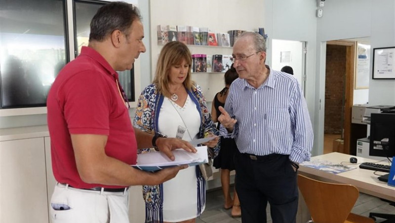 ep alcalde franciscola torre visita juntola concejalaturismopromocionla ciudad rosa sanchez la oficinaturismola plazala marina
